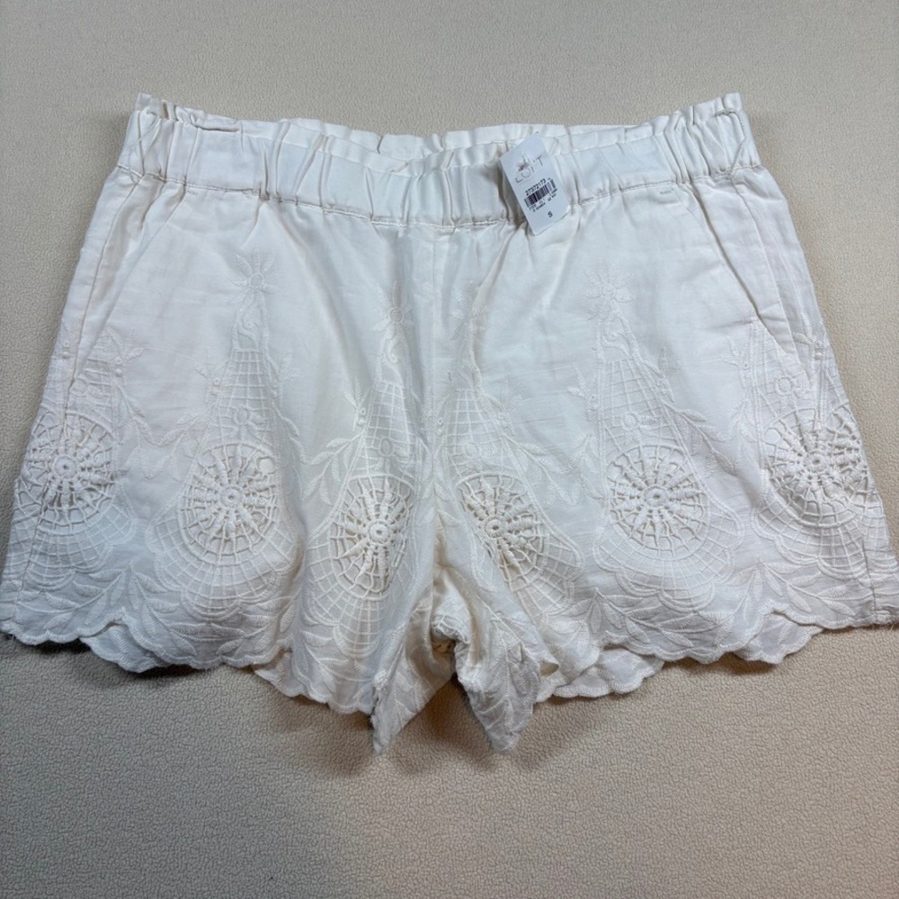 NWT LOFT Womens Embroidered Scalloped Hem Pull On Shorts Small White Resortwear